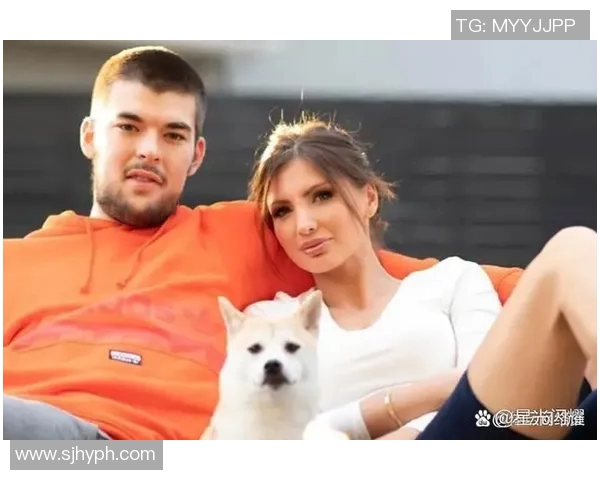 国外足球球星女友们的奢华生活与爱情故事揭秘